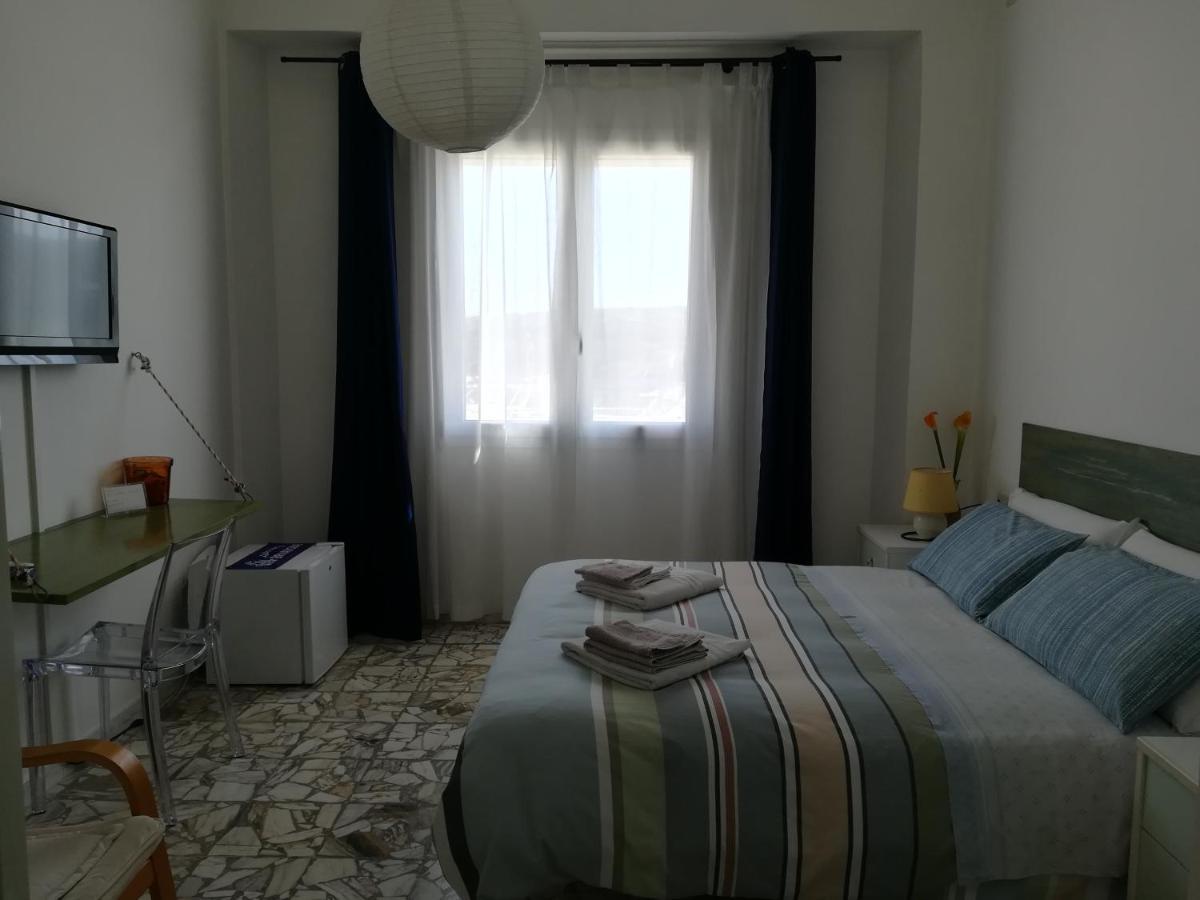 Domo Sul Porto Bed & Breakfast Stintino Exterior foto